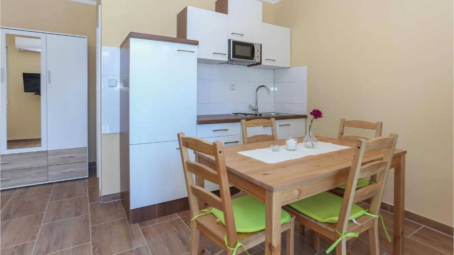 Gorgeous Apartment In Kastel Stari With Wifi Kastela