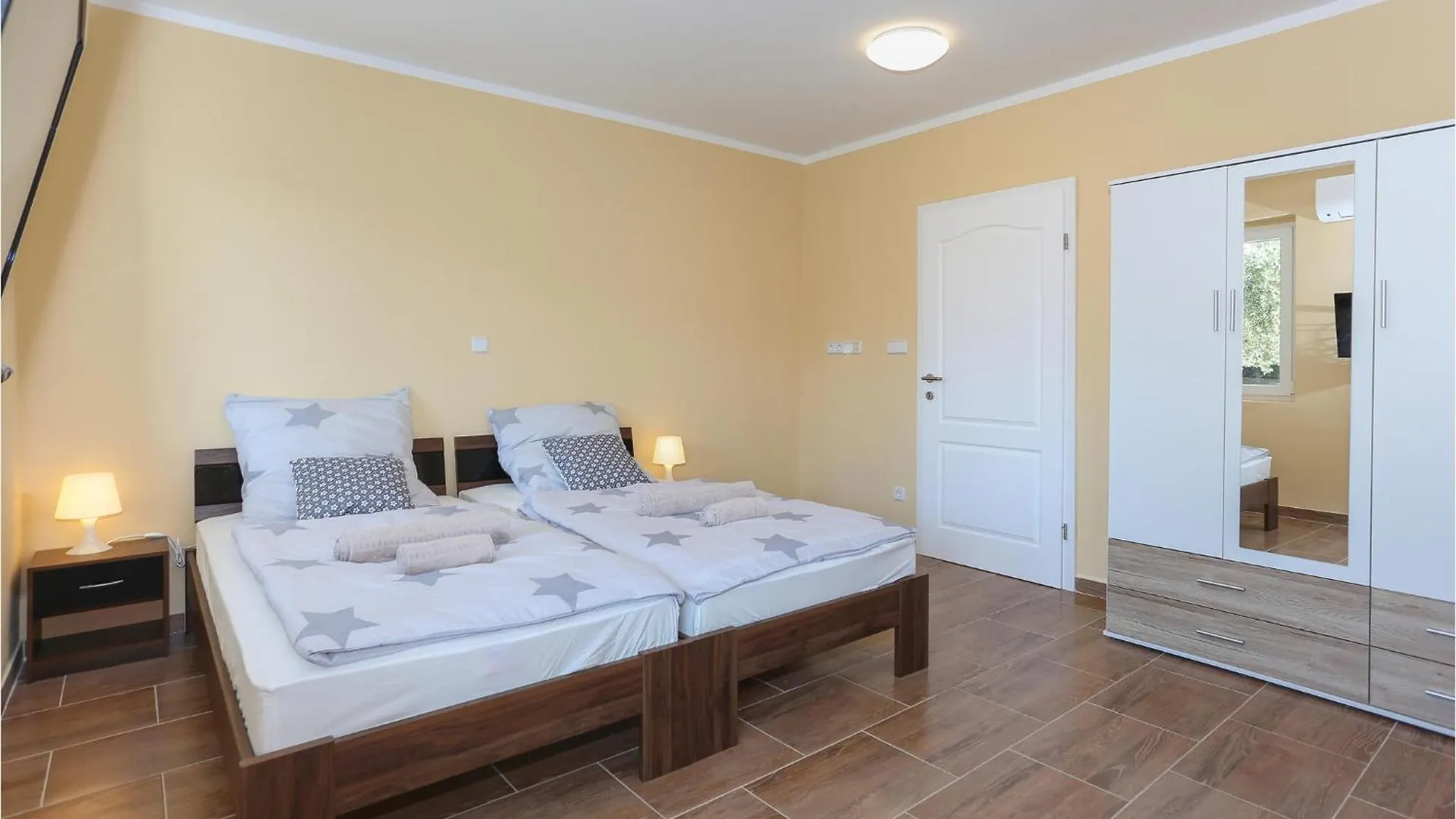 Gorgeous Apartment In Kastel Stari With Wifi Kastela